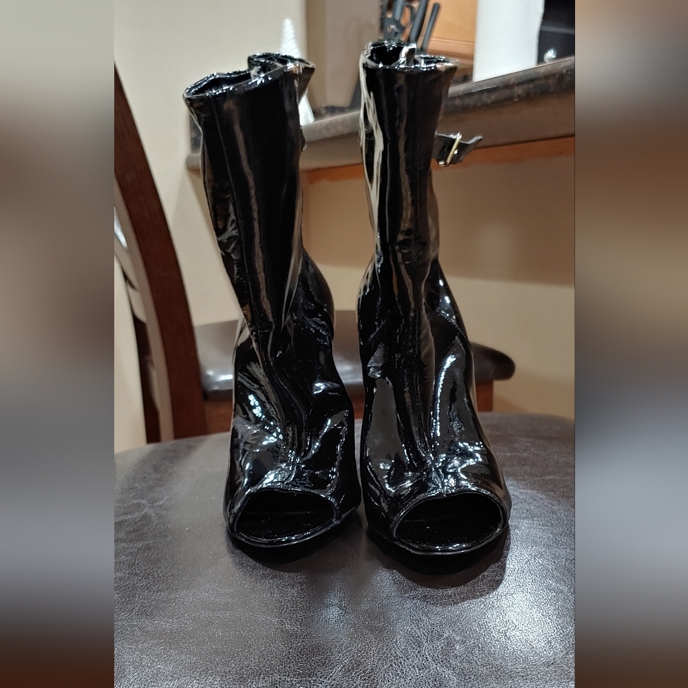 NEW! Burberry Peep Toe Boots - Picture 2 of 11